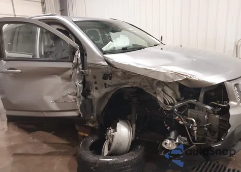 2016 Jeep Compass Latitude из США, поврежденный, VIN 1C4NJDEB2GD759501